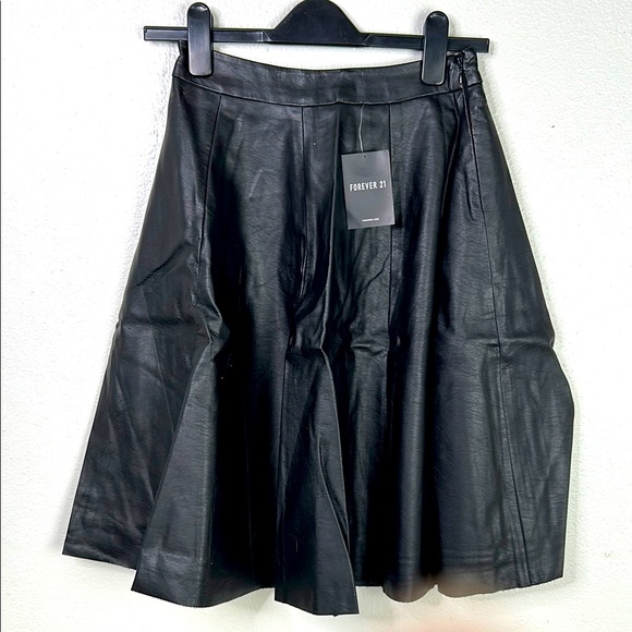 Forever 21 Black Knee-Length A-Line Skirt - Picture 1 of 6